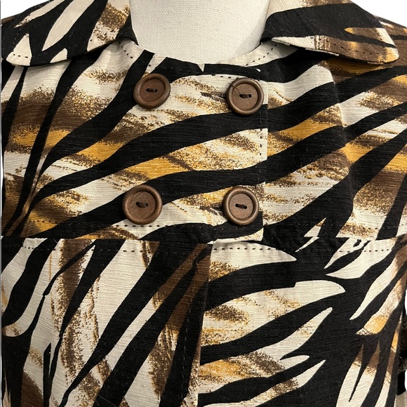 Scott Taylor Silk Textured Zebra Print Button Cape Jacket - Picture 3 of 10